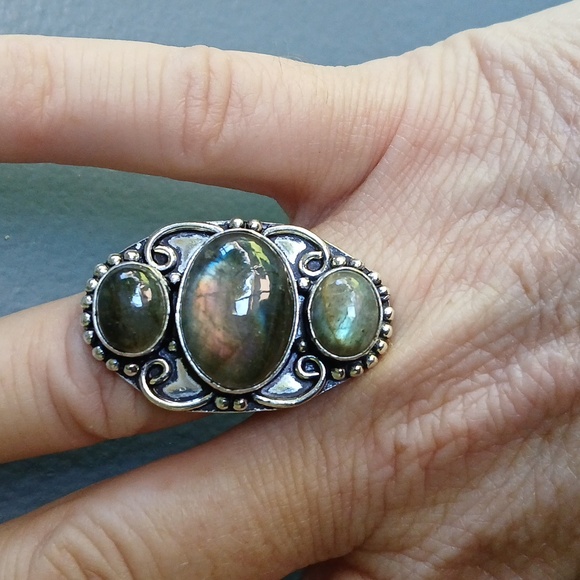 New Labradorite 925 Silver Ring. - Picture 10 of 15